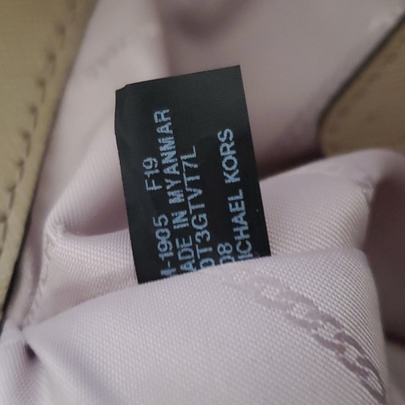 🤩New authentic Mikael kors jer set travel handbag - Picture 15 of 17